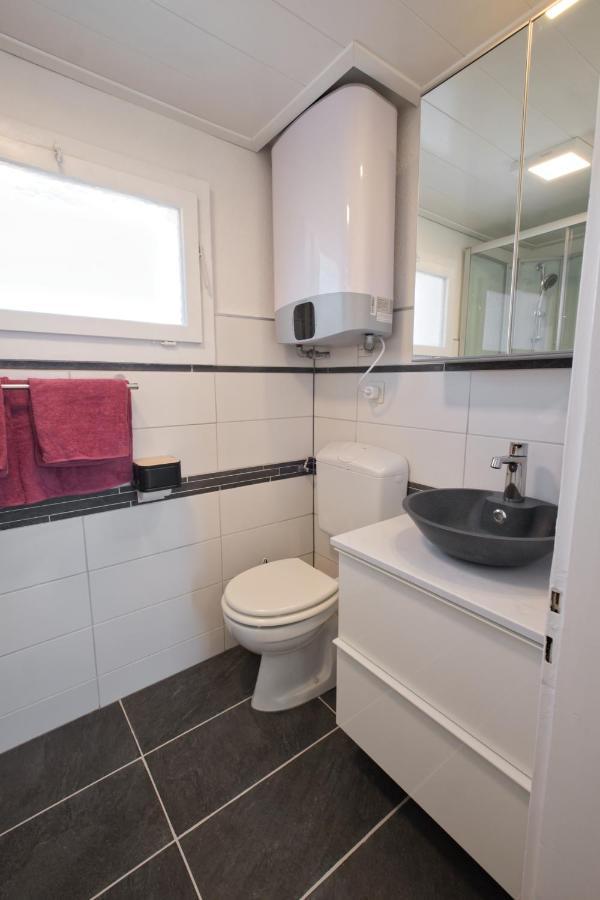 Lake Getaway Apartment With Private Entrance, Right On The Lake Constance Cycle Path, Barbecue Area, Free Wifi, Netflix And Free Bikes Salmsach ภายนอก รูปภาพ
